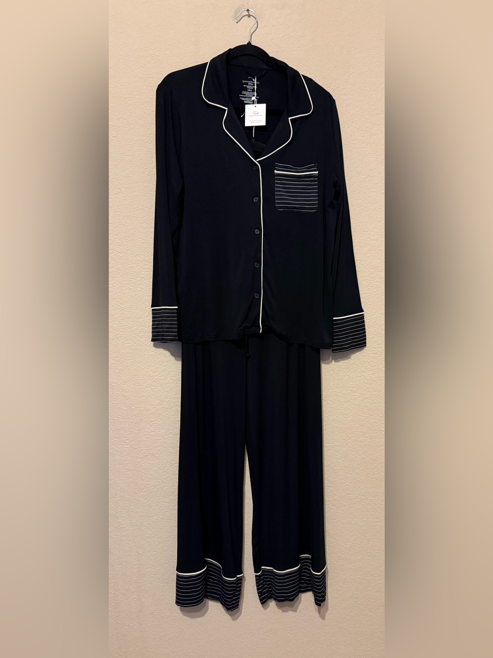 Goosebumps x Jaime Rose Pajama Set Bamboo Black Piped Long Sleeve Pants Sz M NWT
